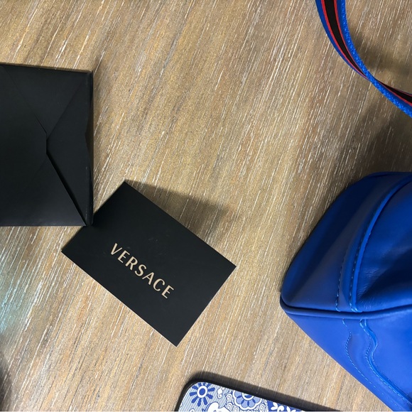 Versace Medusa Shoulder Bag - Picture 4 of 14